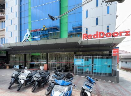 RedDoorz Premium Near Grand Batam Mall