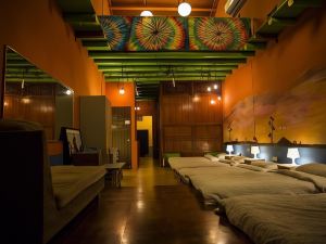 Rainbowwave Hostel