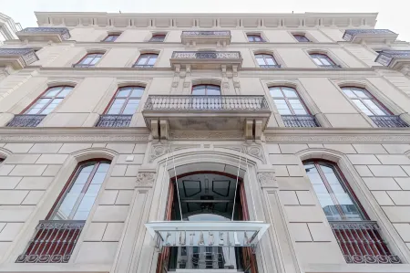 Hotel Ciutadella Barcelona Отели рядом с достопримечательностью «Gaudi Experience»