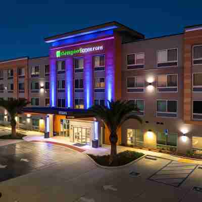 Holiday Inn Express & Suites Hawaiian Gardens Hotel Exterior