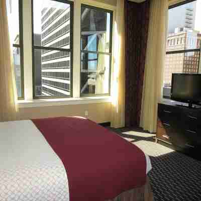 Embassy Suites by Hilton St. Louis Downtown Rooms