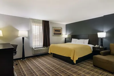 Quality Inn Aurora - Naperville Area Hotel dekat Paramount Theatre