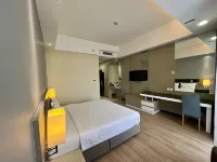 Livingston Hotel Hotel dekat Parish of St Michael & All Angels