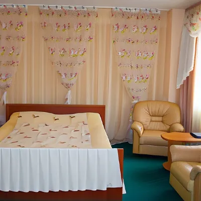 Varta Hotels near Skeyt-Park