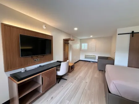 Lyfe Inn & Suites by Aga - Beverly Hills