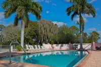 Hibiscus Suites - Sarasota Hotels in Siesta Key
