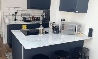 Newly Refurbished 1-Bed Apartment in Croydon SE25