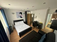 3 Luxury En-suite Bedrooms Hotels in Riverside