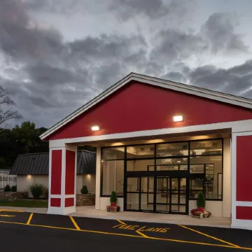 Ramada by Wyndham Hartford North / Bradley Airport