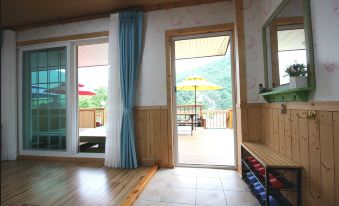 Mungyeong Sannaeeum Pension