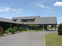 Cedarwood Lakeside Motel & Conference Venue