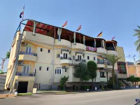 Nile Valley Hotel Hotels near Medinet Habu