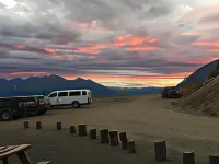 Alpine Creek Lodge - parking