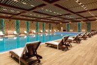 Wyndham Garden Burabay - piscina