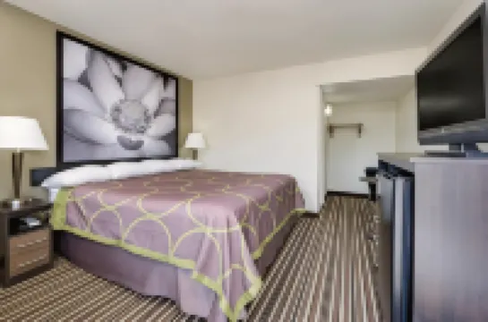 Super 8 by Wyndham Florence