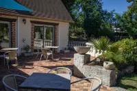 Logis Hotel Oasis - Parkering