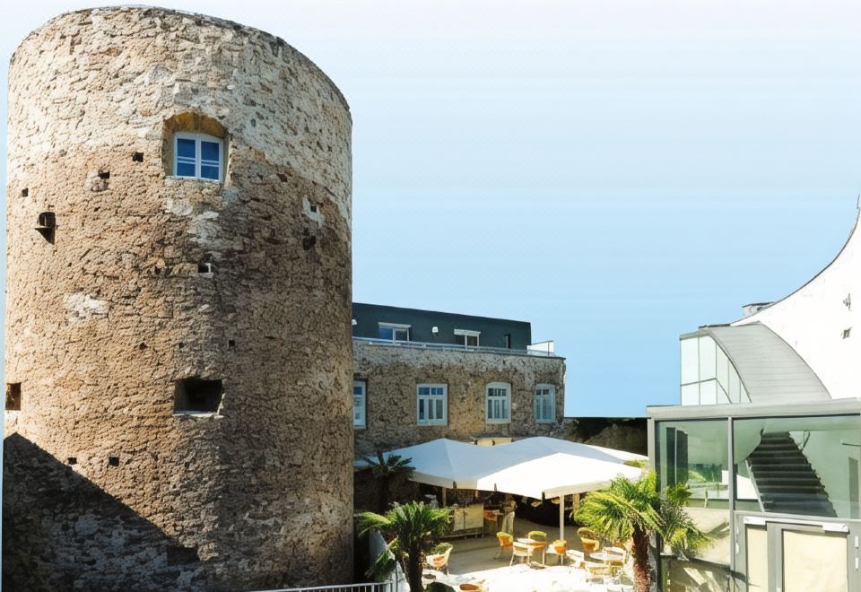 1. Hotel Öh..