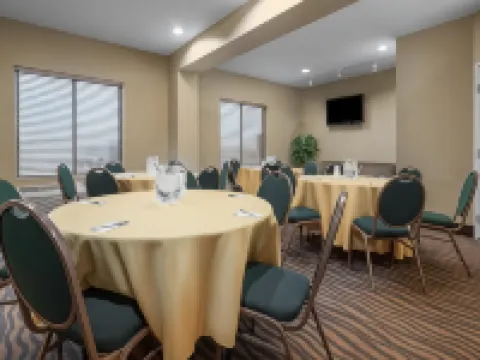 AmericInn by Wyndham Rochester Hotels in Rochester