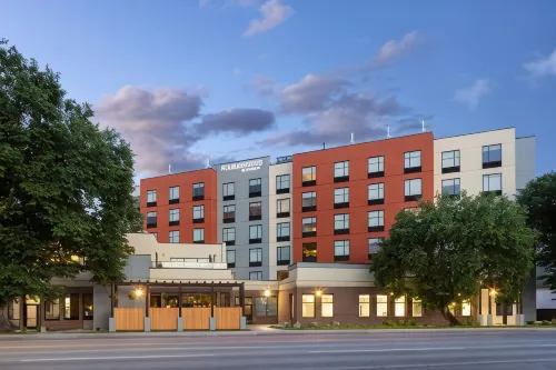Four Points by Sheraton Penticton at the Convention Centre Отели в г. Пентиктон