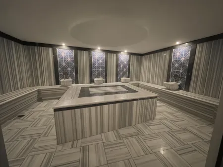 Le Luxe Suites Hotel & Spa