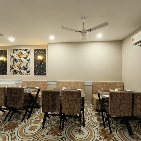 Neighbour Inn - Apart Hotel Отели рядом с достопримечательностью «Бизнес-комплекс DLF IT Park»