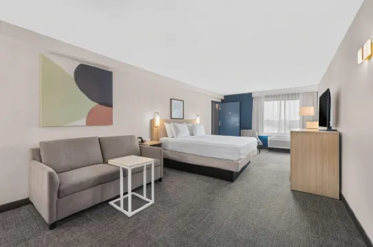 Spark by Hilton Bakersfield Central