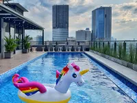 Surabaya River View Hotel Hotels near Genteng