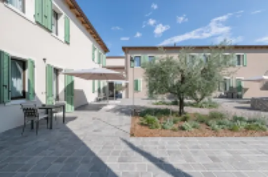 나티아 릴레이스 - 어른 전용