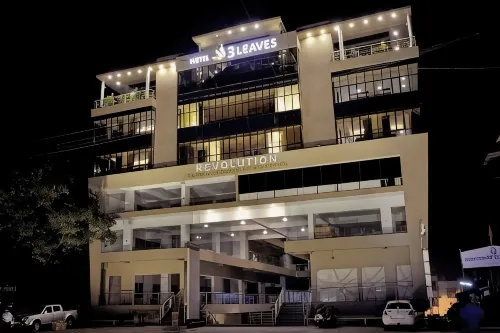 Hotel 3 Leaves Các khách sạn ở Kolhapur