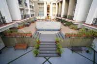 Bellagio Rezidencia 1 BHK Service Apartments Отели в г. 