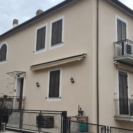 Dueterre Room & Host