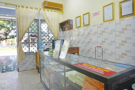 Hotel O Putih Mulia Homestay Syariah Отели в г. Sukodono