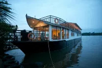 Houseboats By DAE Colombo Hotels near Veema Computers - Repair Center