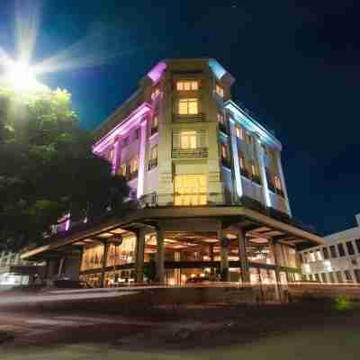 Le Louvre Hotel & Spa Hotel Exterior