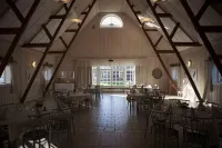 Wallby Säteri Hotels in Skirö