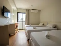 Rede Andrade Vernon Hotels near Batel