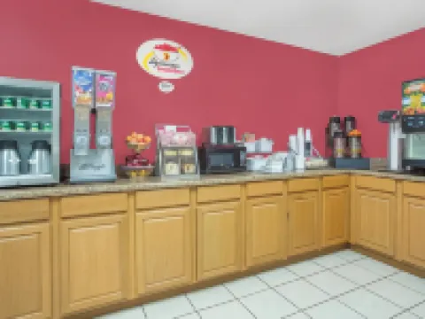 Super 8 by Wyndham Roanoke VA Hotels in Catawba