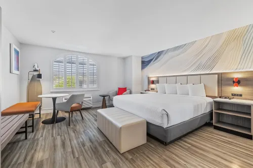 Hotel Skye - 3-Star