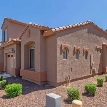 Pilot's Lounge - 2 miles from Chandler Municipal Airport Hotels near Walmart Supercenter
