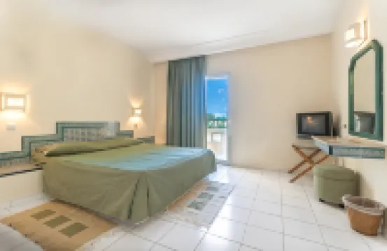Hotel Venice Beach- Families and Couples Only