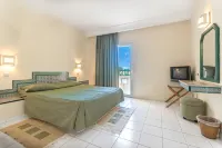 Hotel Venice Beach- Families and Couples Only Отели в г. Джерба