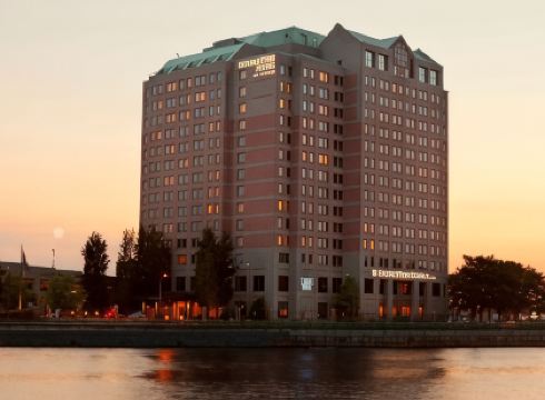 DoubleTree Suites by Hilton Hotel Boston - Cambridge