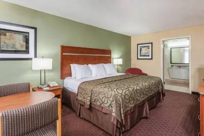 Baymont by Wyndham Pigeon Forge Near Island Drive Hotels in Pigeon Forge