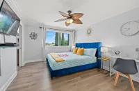 Poolside Bliss- 4BR Upscale Tierrasanta Getaway Hotels in Miramar / Kearny Mesa