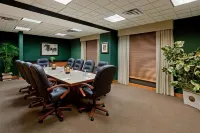 La Quinta Inn & Suites by Wyndham Garden City Hotels in Garden City