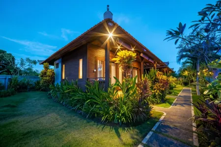 D'Puncak Villas Lembongan Отели рядом с достопримечательностью «Twin Island Dive»