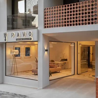 Pavo Art Hotel Hotels near نافورة موروسيني