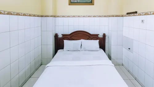 Hotel Shinta 1 Near Stasiun Kertosono Mitra RedDoorz
