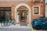 Hotel Giulietta e Romeo Hotel dekat Sant'Eufemia