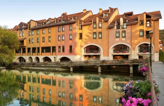 宜必思安奈斯中心老區酒店